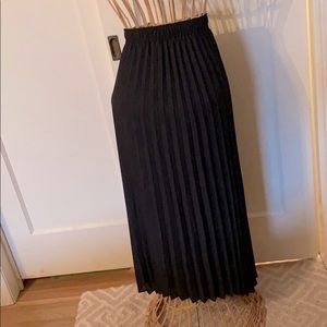 LOFT Pleated 33in Skirt